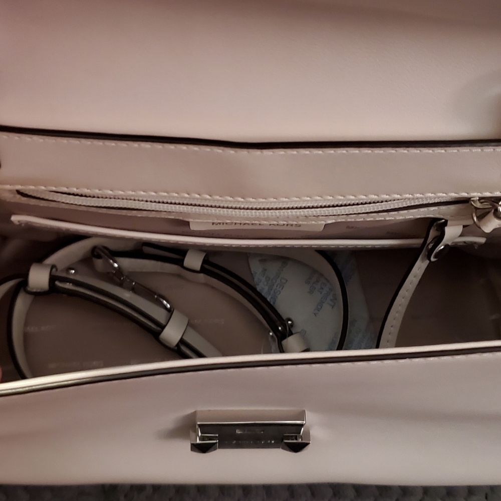 Michael Kors Whitney Satchel, new condition without tags. - Picture 4 of 9